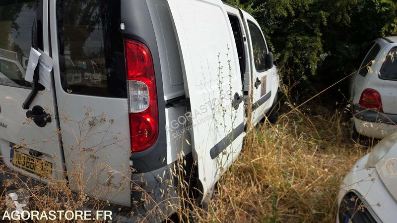 Лекотоварен автомобил Fiat DOBLO