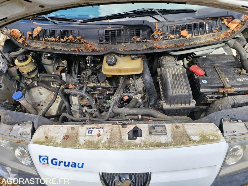 Лекотоварен автомобил Peugeot