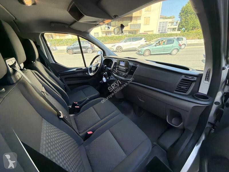 Лекотоварен автомобил Ford 2T Kombi T330 L2H2...