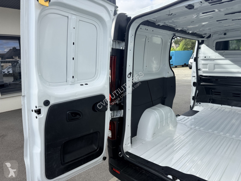 Furgoneta Renault TRAFIC III FG L1H1 1200 2.0...
