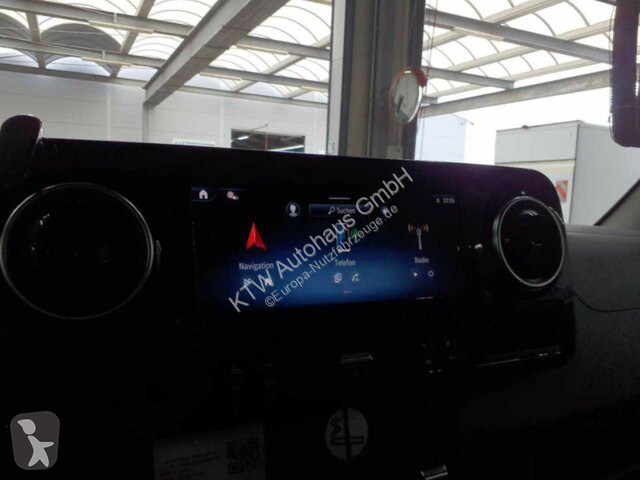 Лекотоварен автомобил Mercedes Sprinter 317...