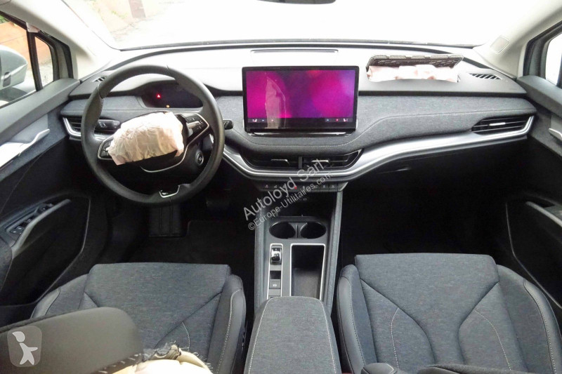 Лекотоварен автомобил Skoda ELROQ 60 204 BVA