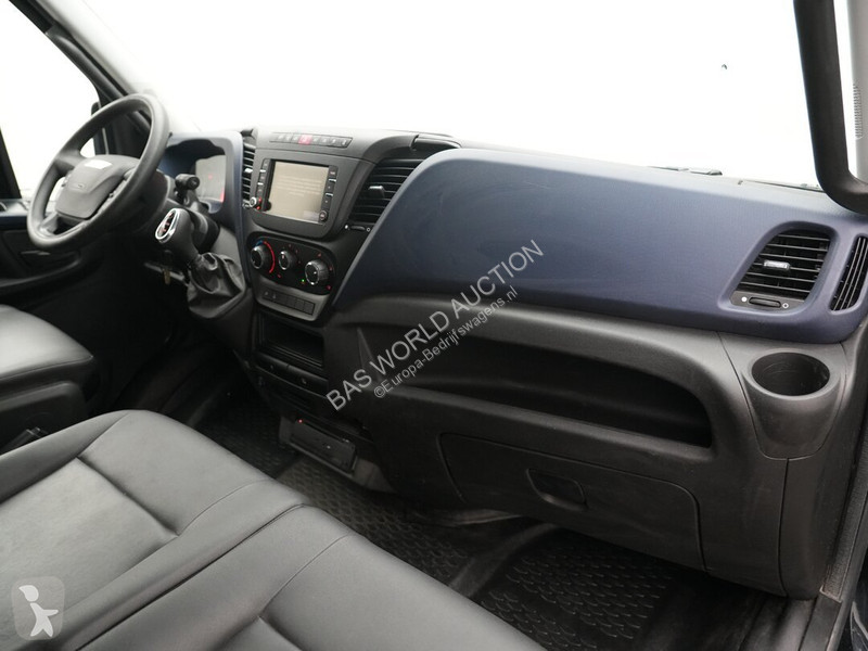 Bedrijfswagen Iveco 35S18
