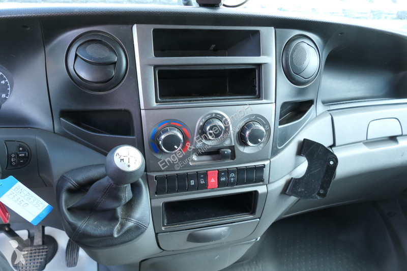 Коммерческий автомобиль Iveco Daily 35 S11 C30C...