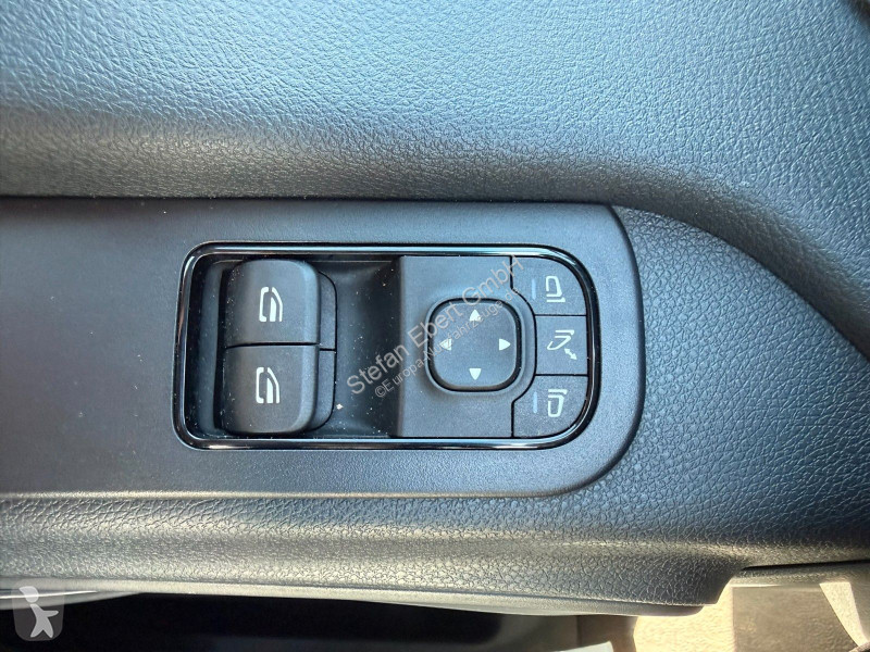Коммерческий автомобиль Mercedes 317 CDI 9G...