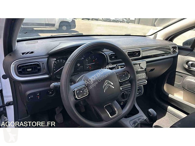 Коммерческий автомобиль