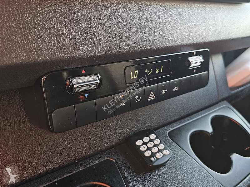 Furgoneta Mercedes 315 ac aut laadklep EUR6