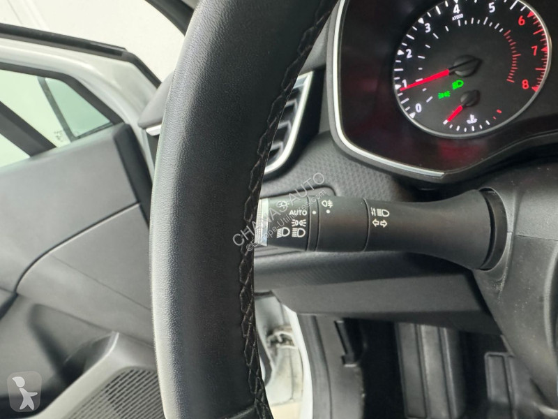 Veículo utilitário Renault 1.0 TCe 100 Zen