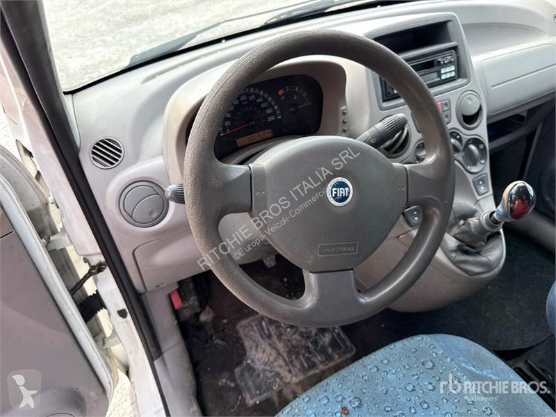 Veículo utilitário Fiat Cargo Van