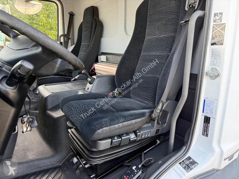 Véhicule utilitaire Mercedes 818L Carrier...