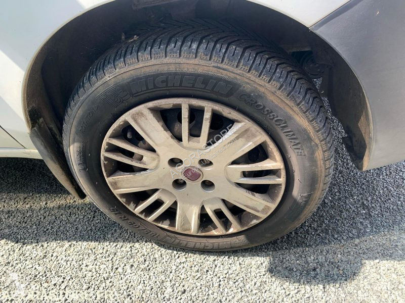 Véhicule utilitaire Fiat DOBLO