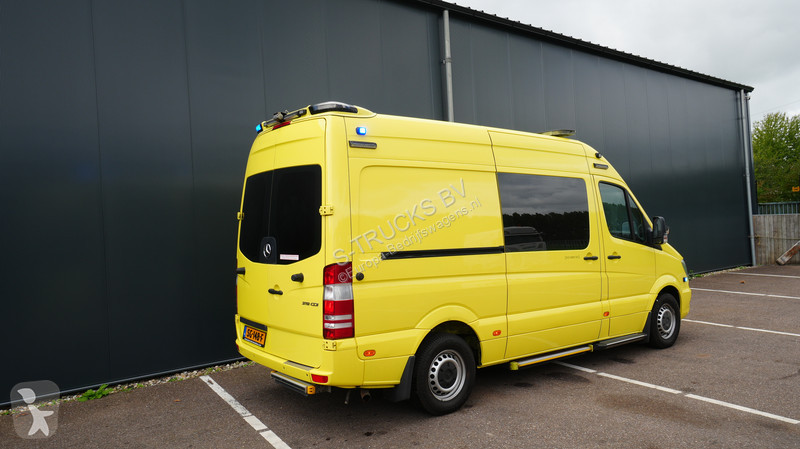 Véhicule utilitaire Mercedes ambulance 319CDI