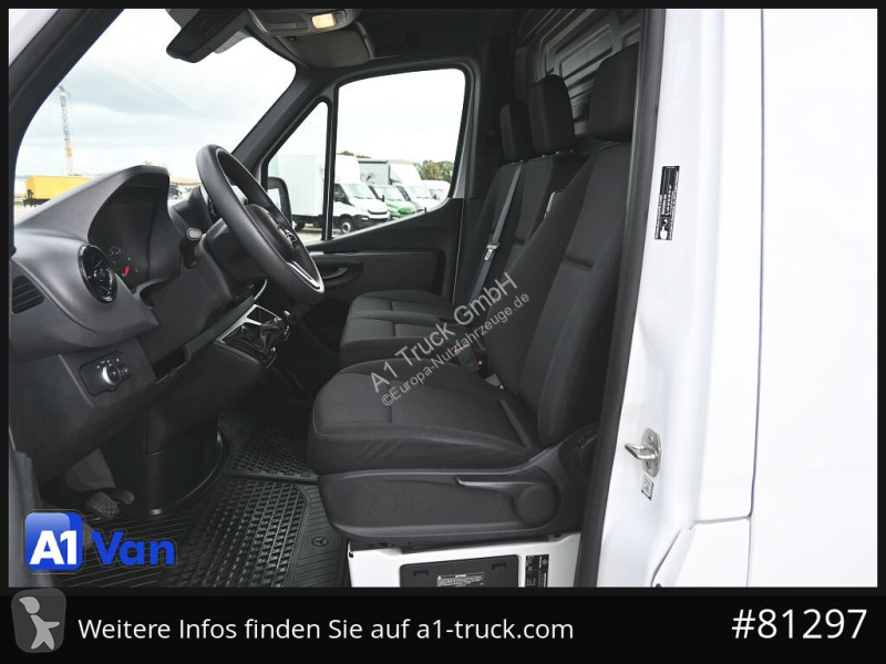 Véhicule utilitaire Mercedes Sprinter 215 CDI...