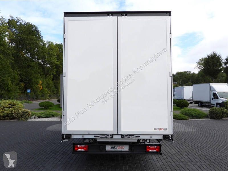 Véhicule utilitaire Iveco 50C18 DAILY