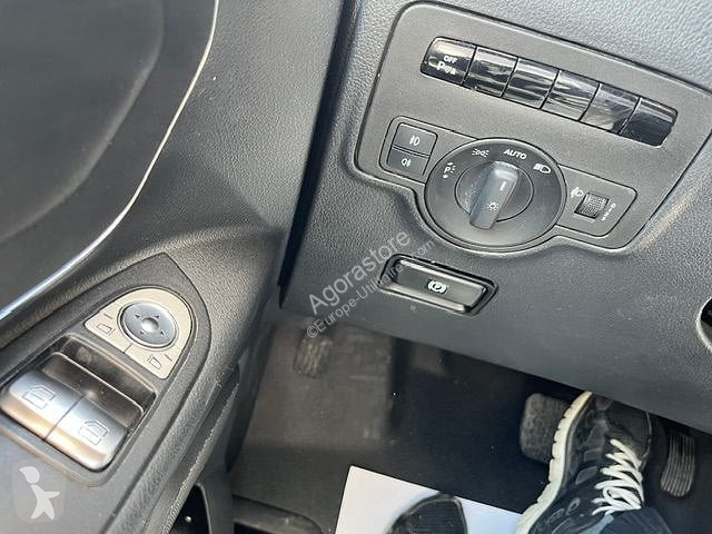 Véhicule utilitaire Mercedes VITO