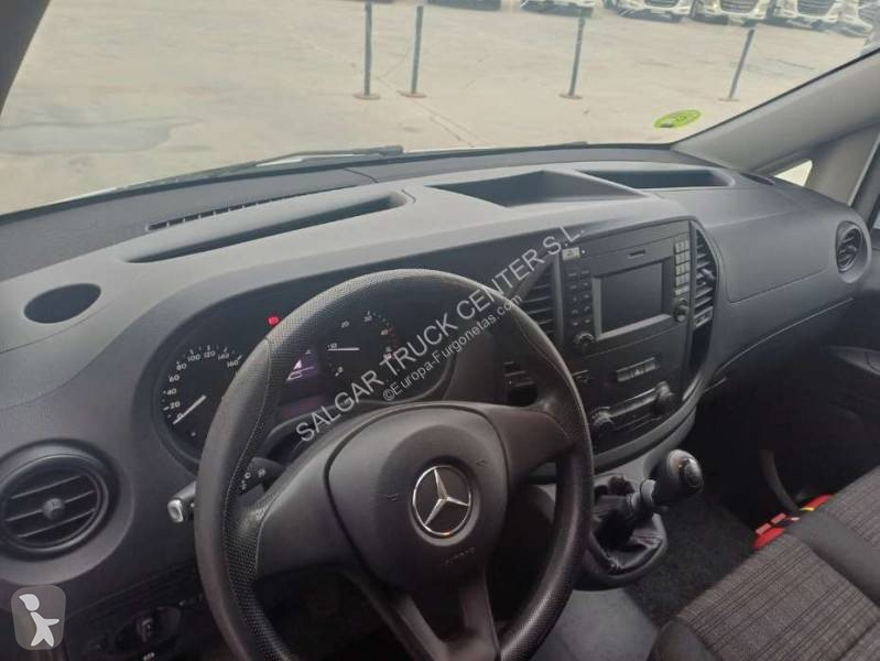 Veicolo commerciale Mercedes 111
