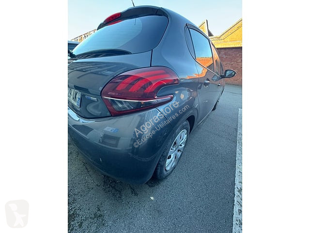 Peugeot 208 van