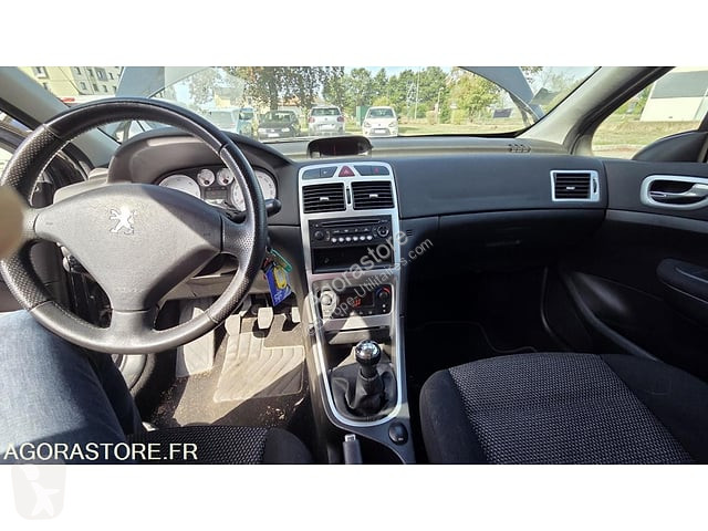 Коммерческий автомобиль