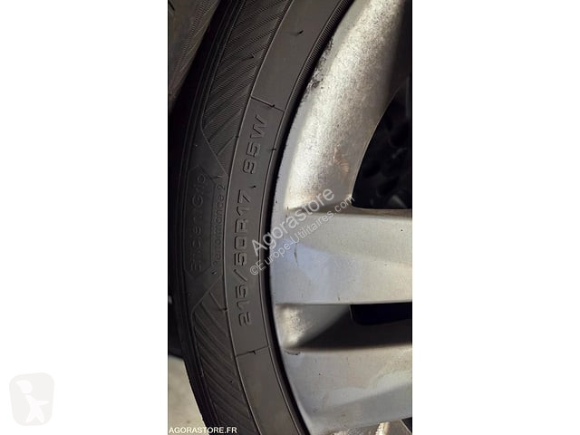 Коммерческий автомобиль