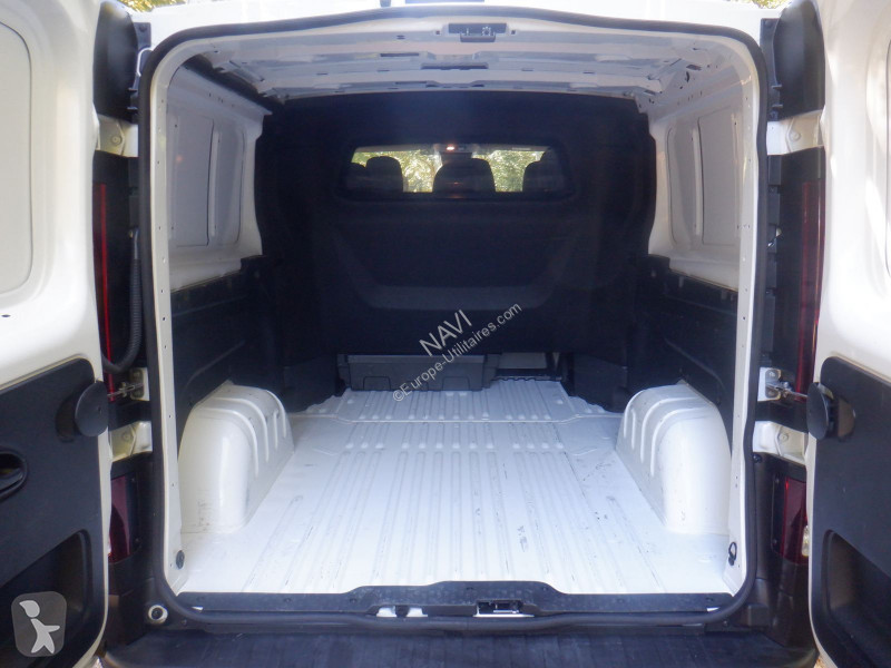 Коммерческий автомобиль Renault TRAFIC III FG...