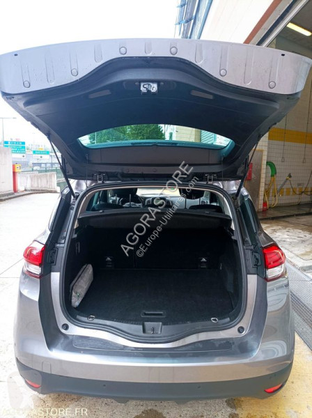 Samochód dostawczy Renault MEGANE