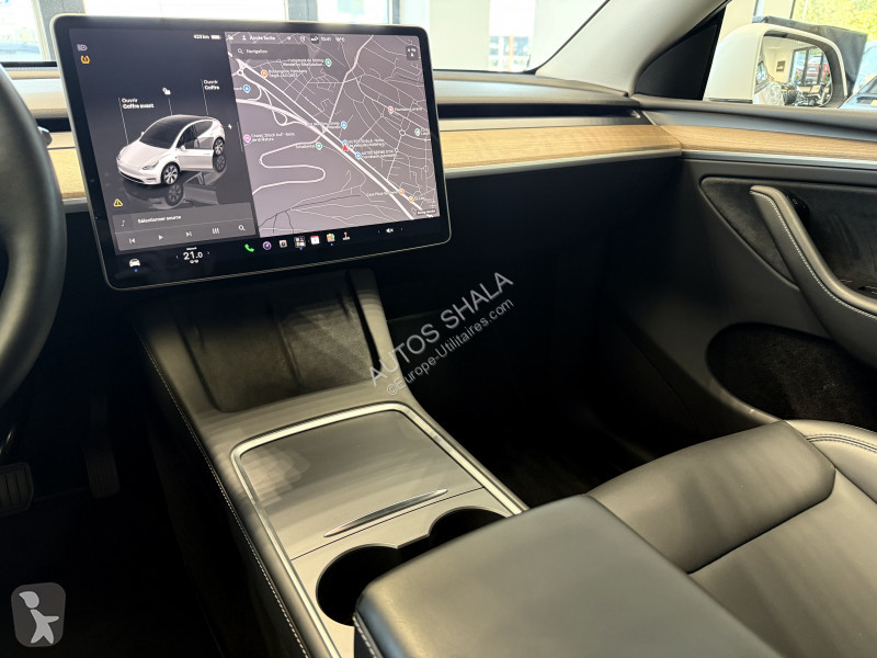 Véhicule utilitaire Tesla MODEL Y / A PARTIR DE...