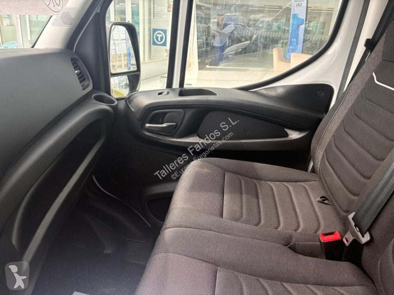 عربة نفعية Iveco  35S16V