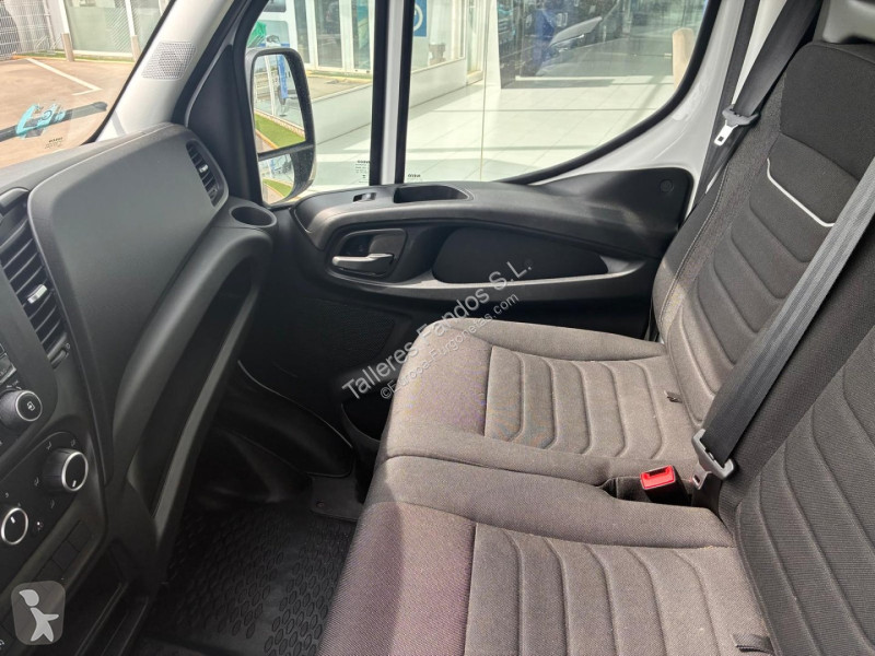 عربة نفعية Iveco  35S16V