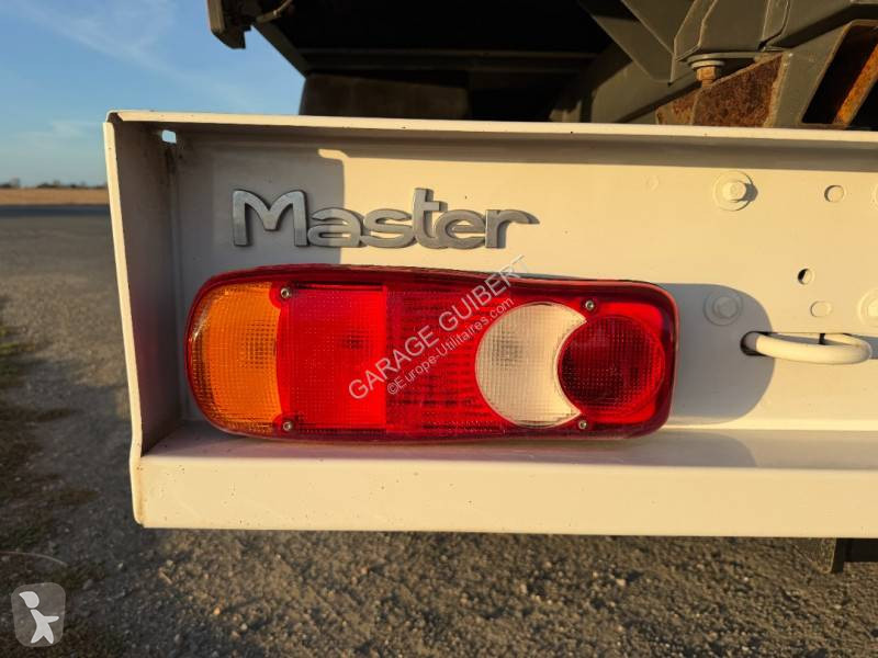 Véhicule utilitaire Renault RJ 3T500 130 CONFORT
