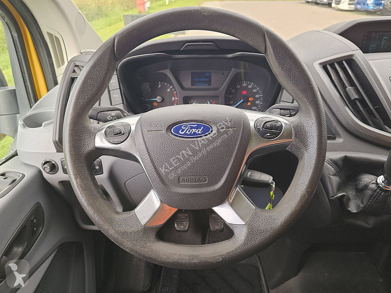 Autoutilitară Ford