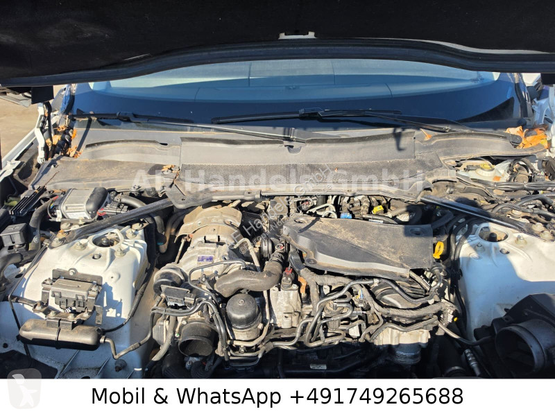 Véhicule utilitaire Land Rover 5 SE SD4 2.0 AWD...