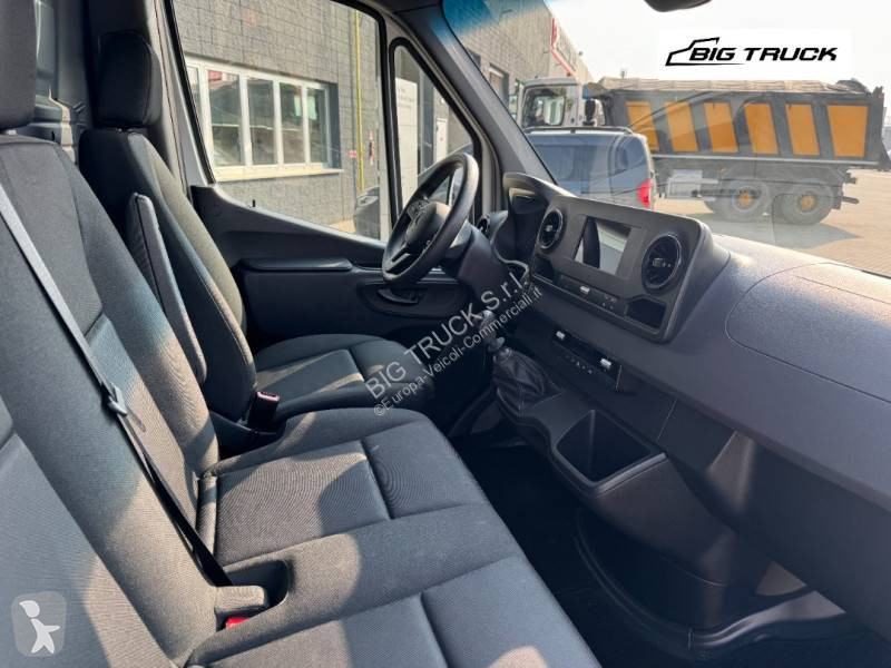 Veículo utilitário Mercedes 214 CDI