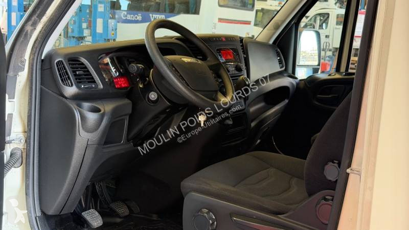 Véhicule utilitaire Iveco 35C15