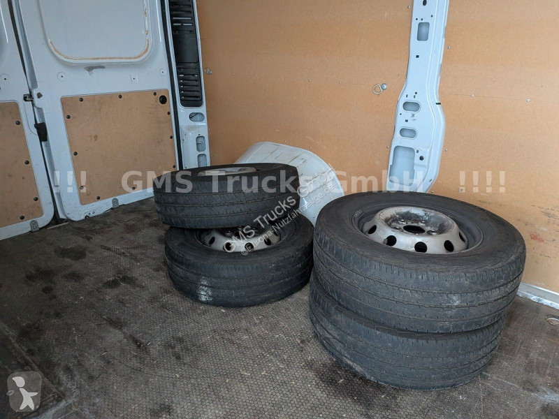 Véhicule utilitaire Fiat Multijet 130 / Nur...