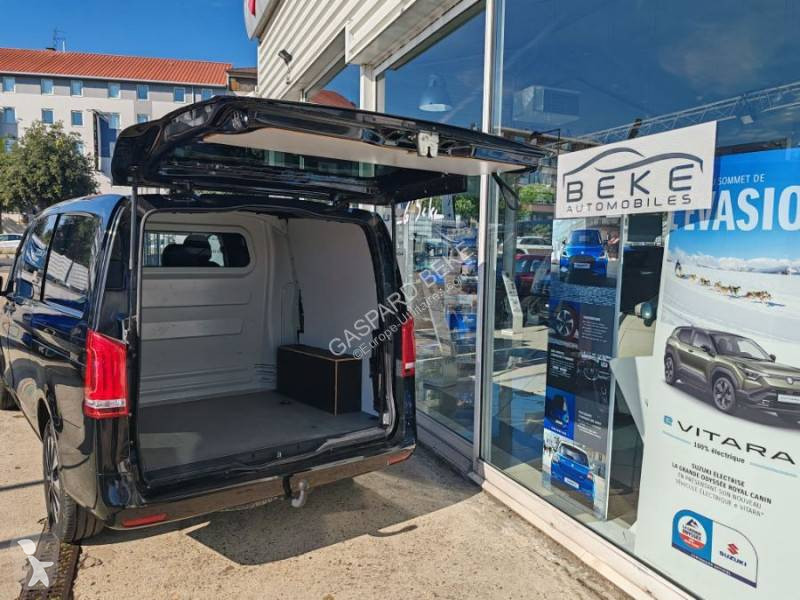 Mercedes  van