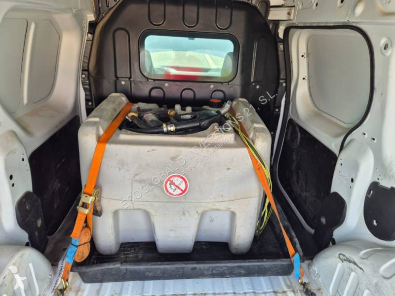 Véhicule utilitaire Renault DCI 95