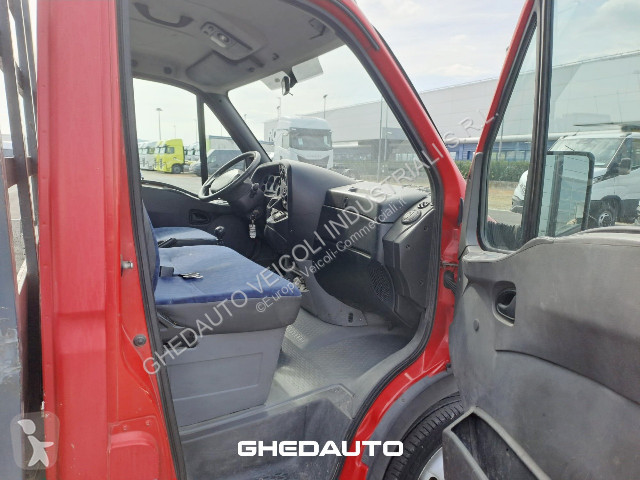Véhicule utilitaire Iveco DAILY 35C14 CON...