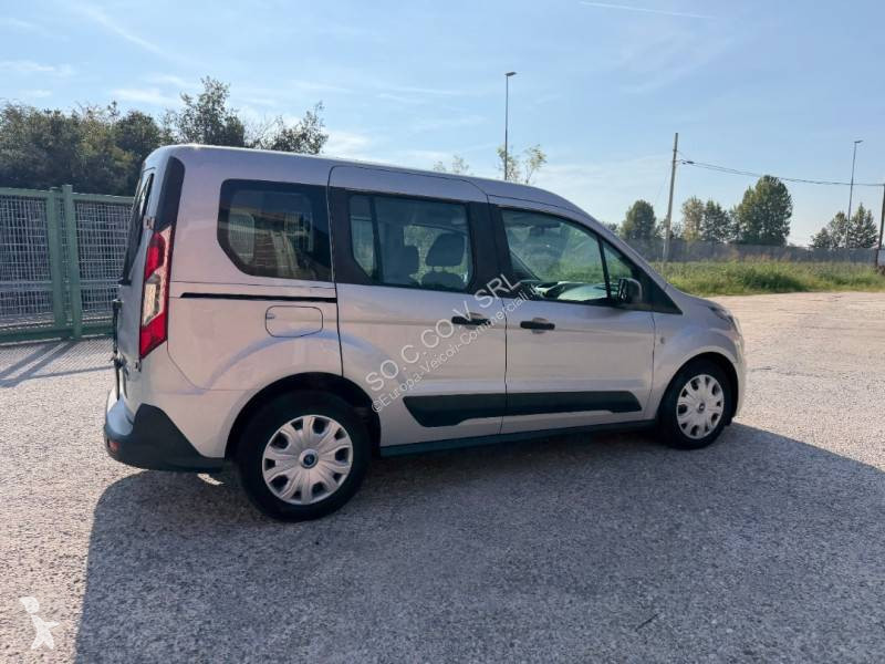 Véhicule utilitaire Ford
