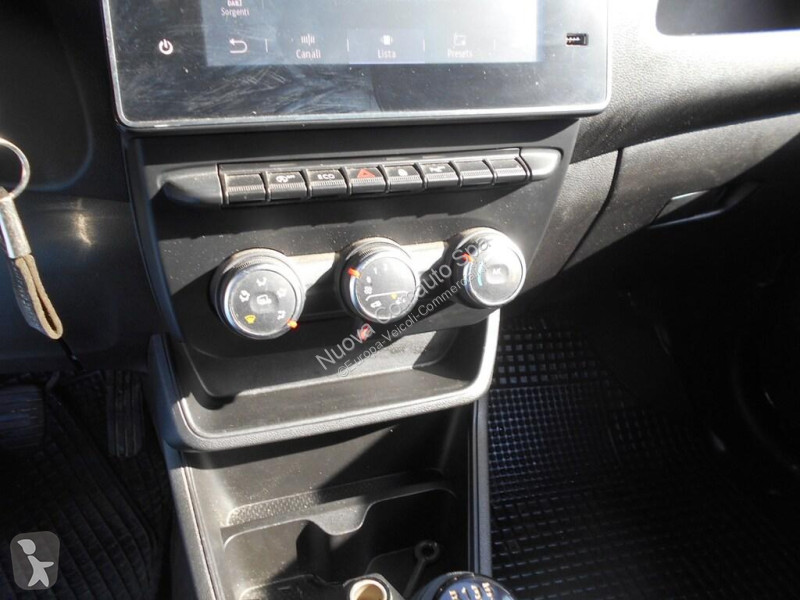 Véhicule utilitaire Renault II