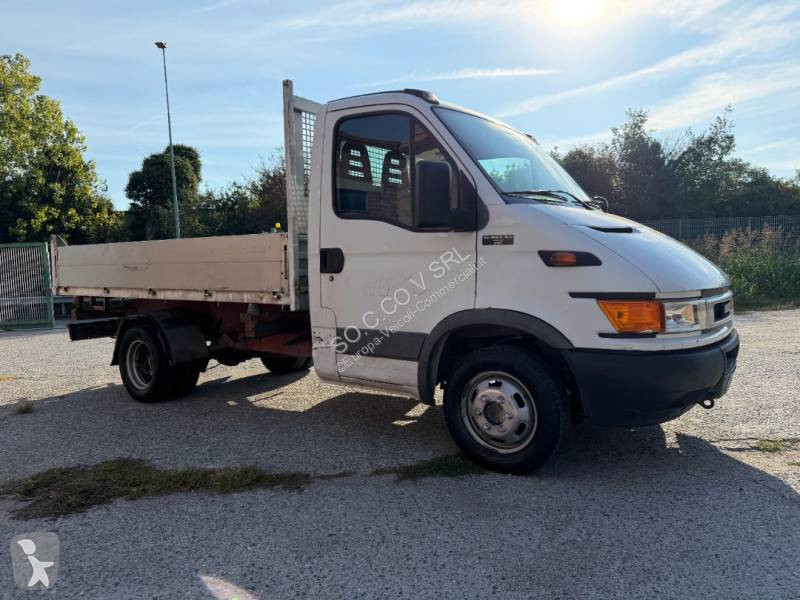 Véhicule utilitaire Iveco 35C09