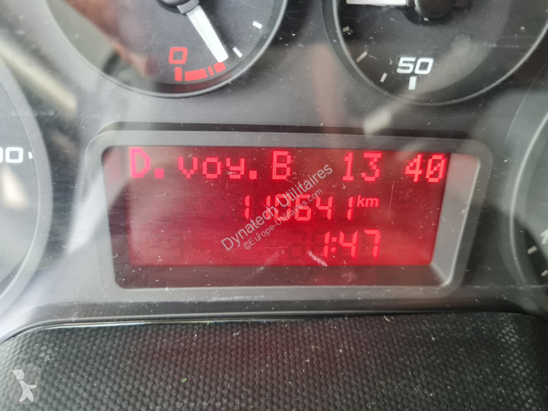 Véhicule utilitaire Iveco DAILY CCB 35C14 D...