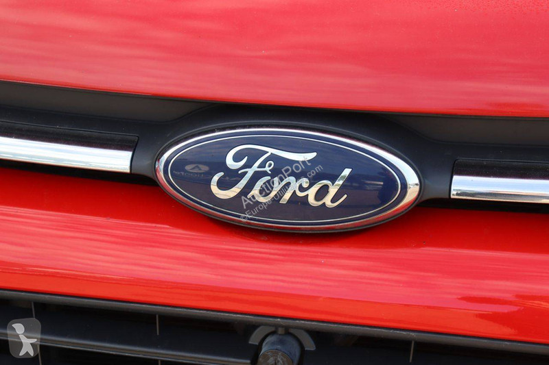 Véhicule utilitaire Ford