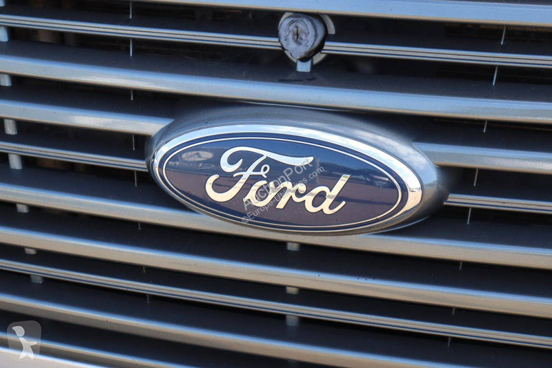 Véhicule utilitaire Ford