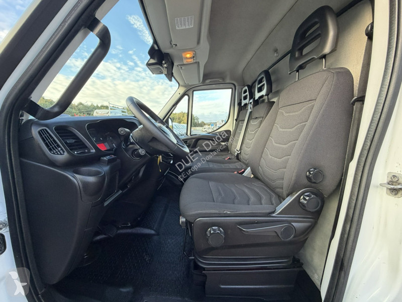 Véhicule utilitaire Iveco 70C18 V H