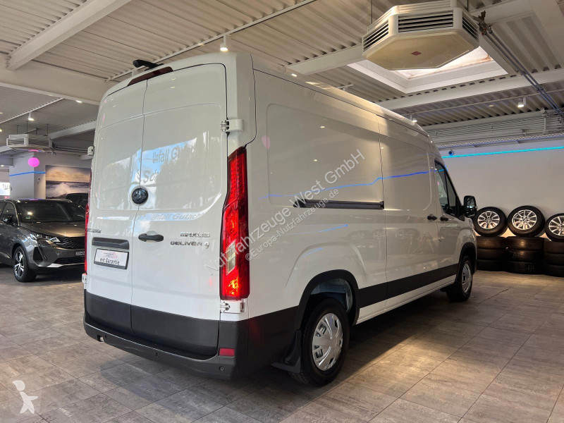 Véhicule utilitaire Maxus 9...