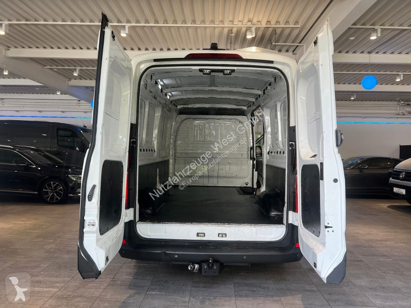 Véhicule utilitaire Maxus 9 L3H2...