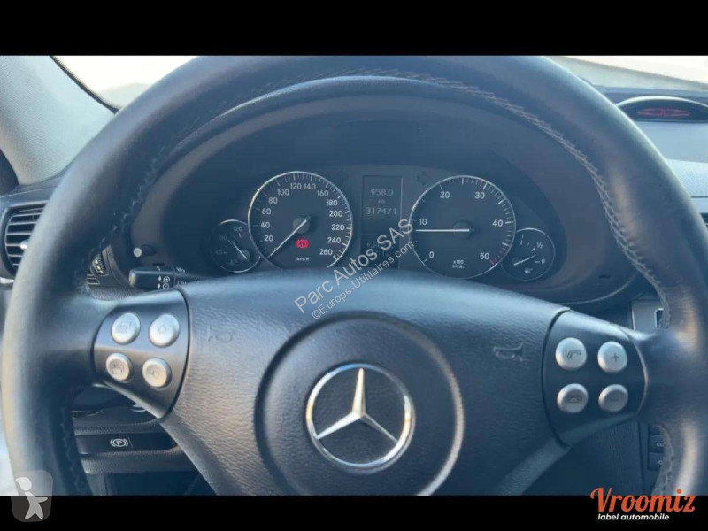 Mercedes  van