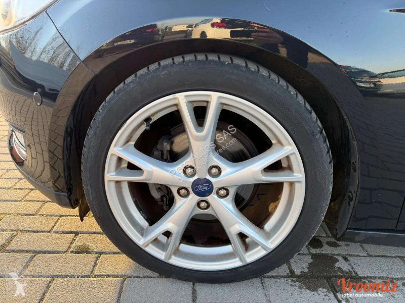 Véhicule utilitaire Ford