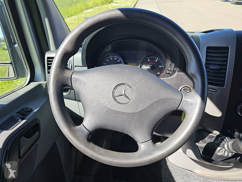 Véhicule utilitaire Mercedes 516 L2H2...