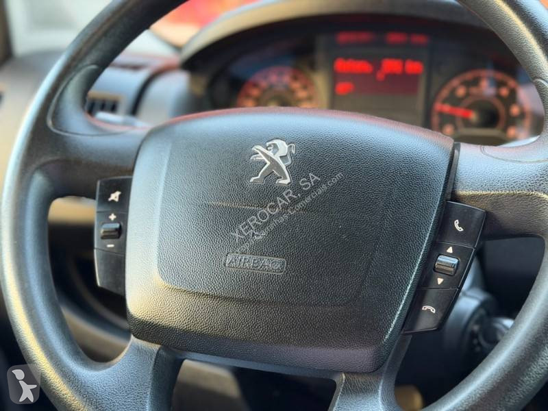 Véhicule utilitaire Peugeot